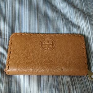 Tori Burch wallet